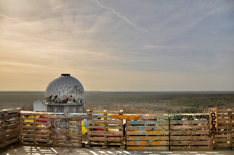 Foto von der Anlage des Teufelsbger mit Aussicht und Bar. 