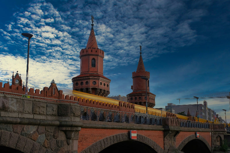 Foto von den beiden Türmen auf der Berliner Oberbaumbrücke. 