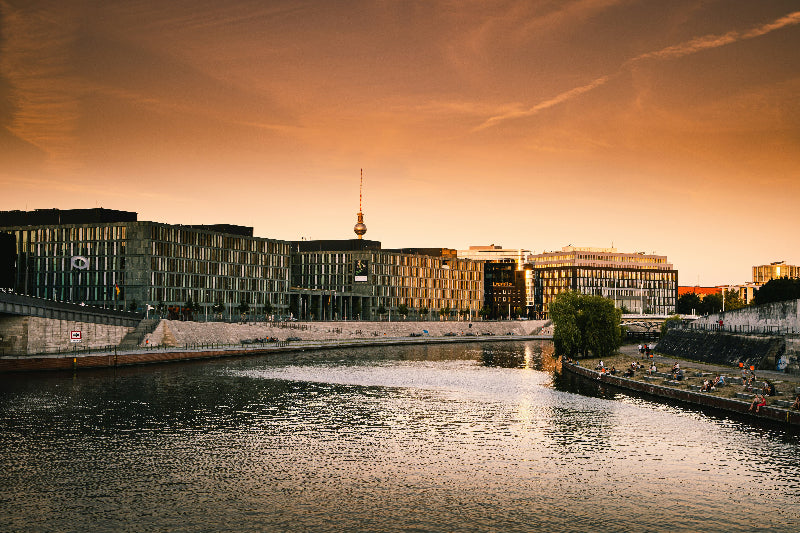 Foto von der Spree in Berlin-Mitte in der Nähe vom Holzmarkt 25.