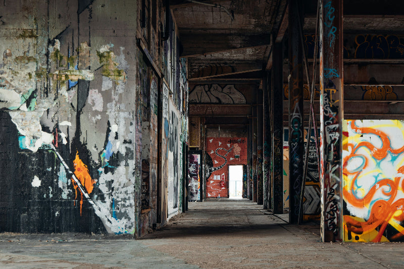 Foto vom besprühten und alten Innenraum vom ehemaligen Tacheles Berlin
