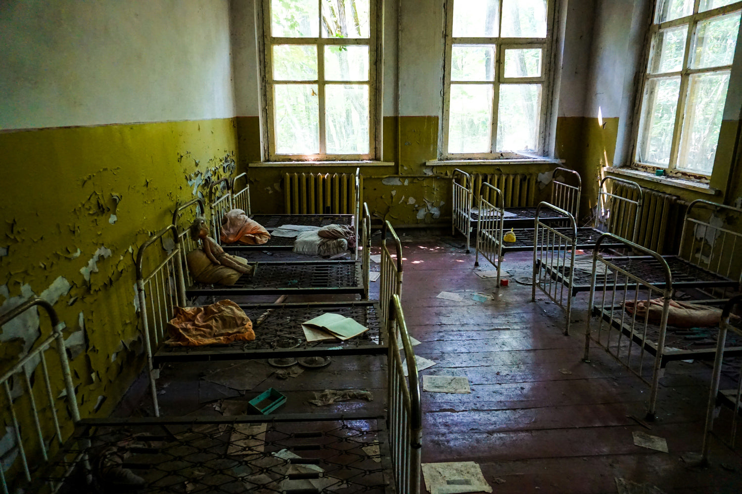 Altes Zimmer im lost place Kinderkrankenhaus Berlin.