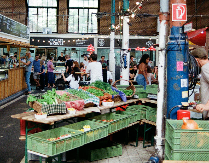 Foto von einer Fleischerei in der Markthalle 9 in Berlin.