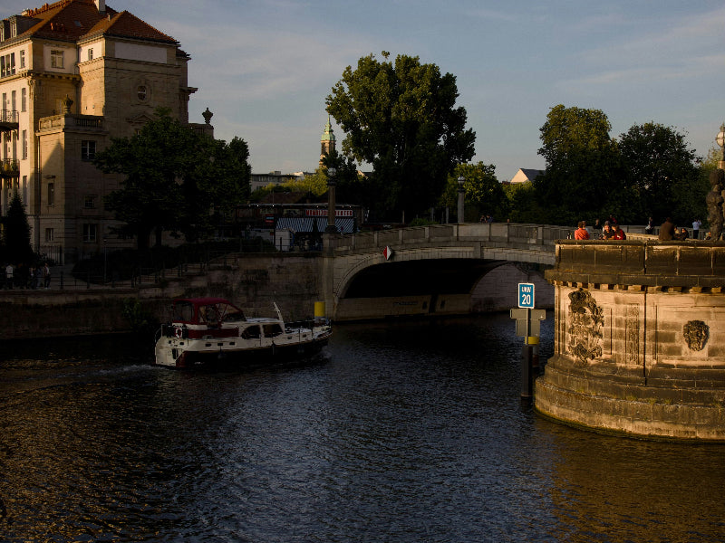 Foto vom Monbijou-Theater an der Museumsinsel. 