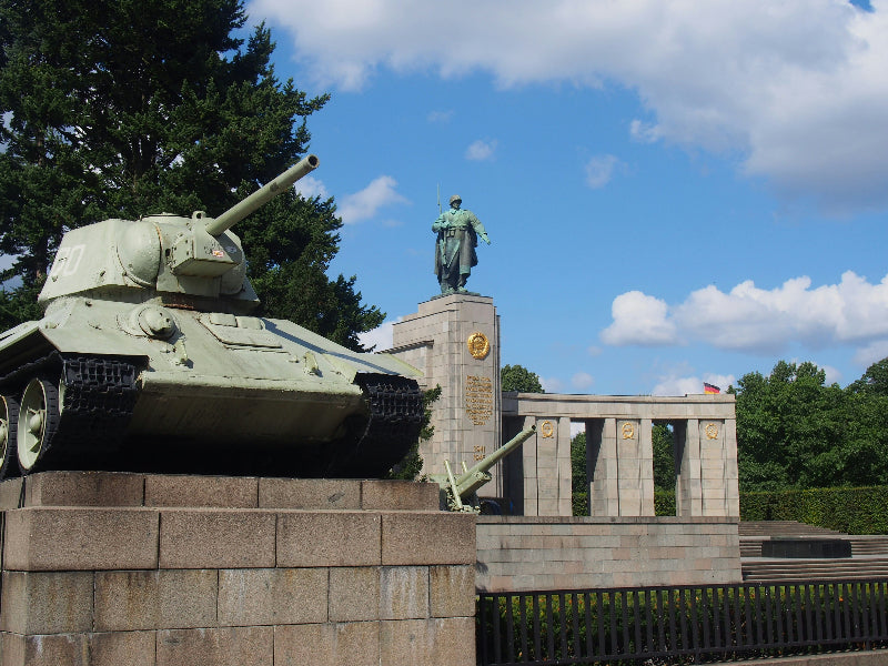 Großes Panzer-Denkmal im Berliner Tiergarten. 