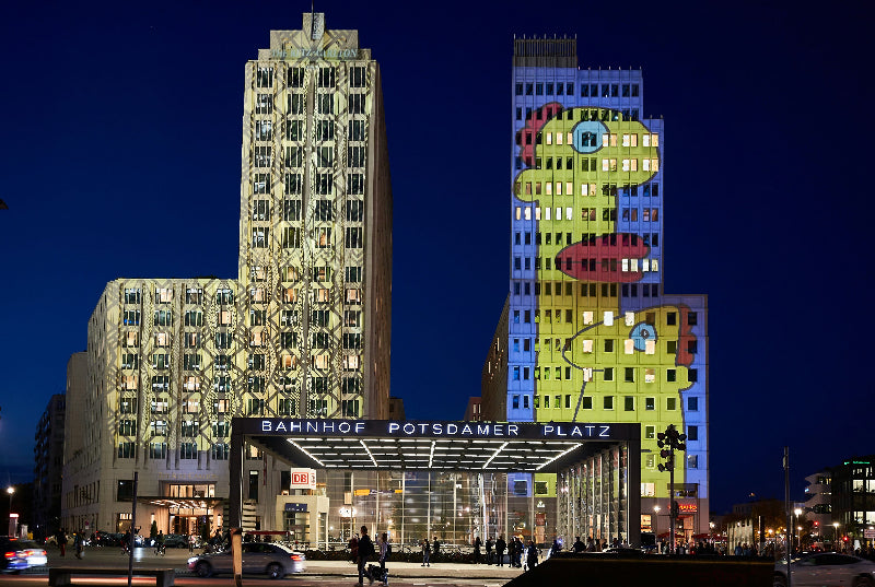 Potsdamer Platz mit Ritz Carlton und Kolhoff-Tower beim Festival of Lights. 