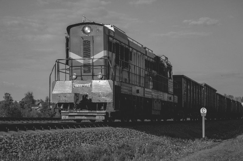 Foto  einer typischen Reichsbahn in Berlin auf Schienen. 