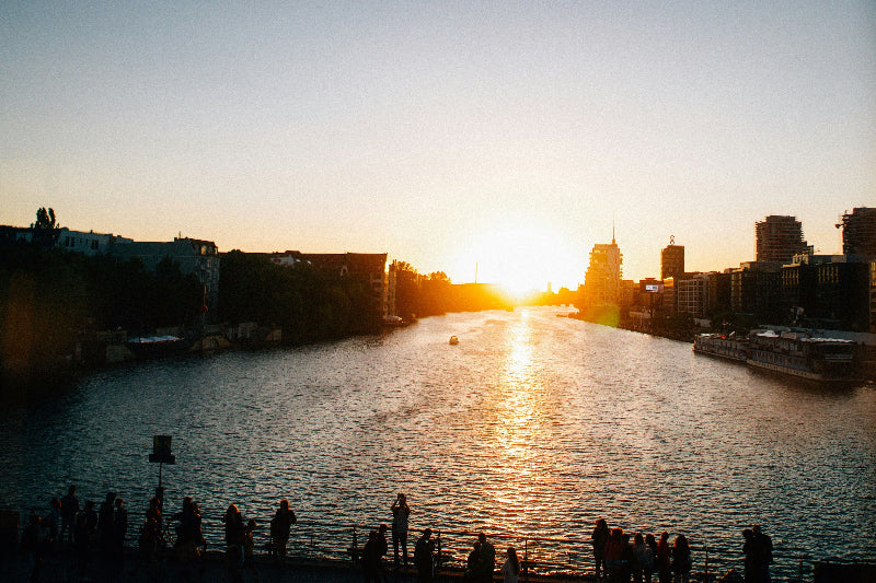 Foto von der Spree und dem Holzmarkt 25 in Berlin 
