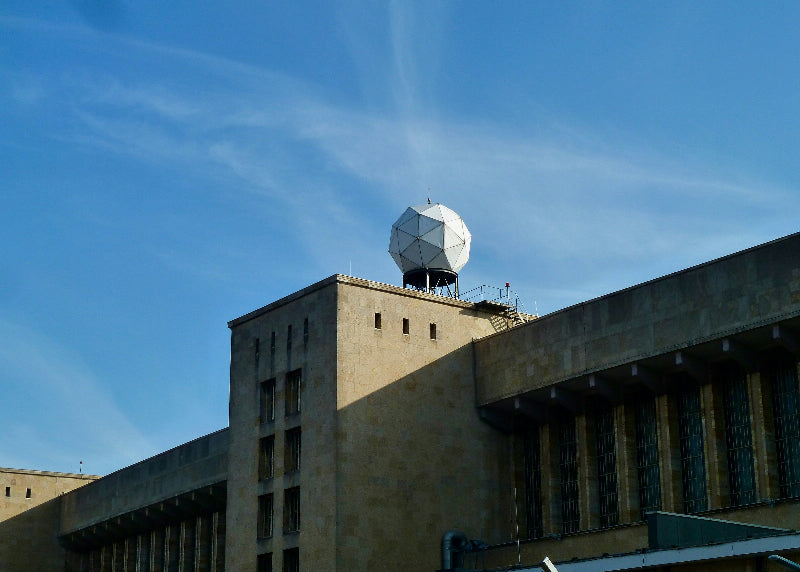 Ehemaliger Tower vom Flughafen Tempelhof auf dem heutigen Tempelhofer Feld. 