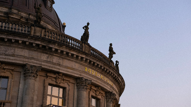 Nahaufnahme des Bode-Museums auf der Museumsinsel in Berlin. 