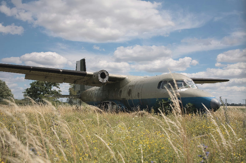 Ein uralter Rosinenbomber der mittlerweile auf dem Flughafengelände Tempelhof steht. 