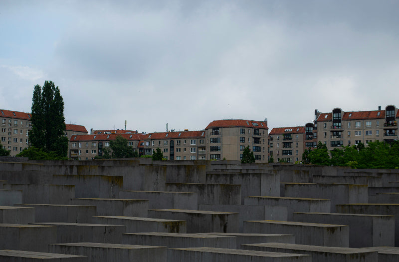 Betonstelen vor dem Holocaust Mahnmal in Berlins Innenstadt. 