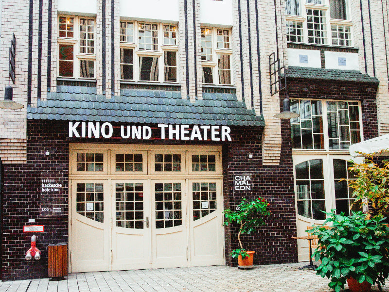 Eingang vom Kino und Theater Chamäleon Berlin in den Hackeschen Höfen. 