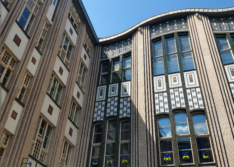 Bunte Fassade hinter den Hackeschen Höfen