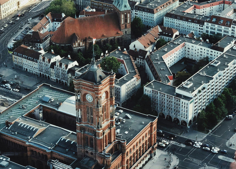 Rathaus im Stadtzentrum von Berlin mit Nikolaiviertel. 
