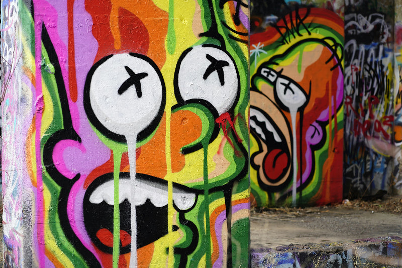 Graffiti von Bart und Homer Simpson. 