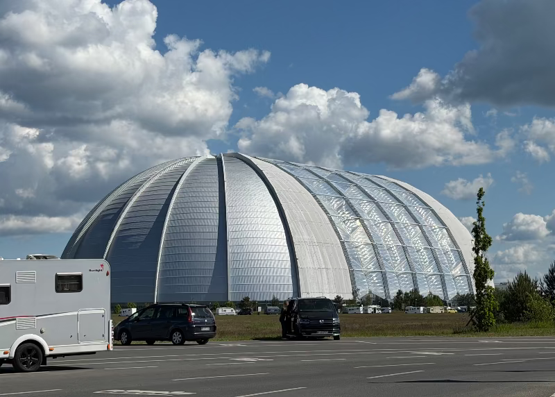 Foto von der ehemaligen Zeppelinhalle in Brand, Brandenburg.